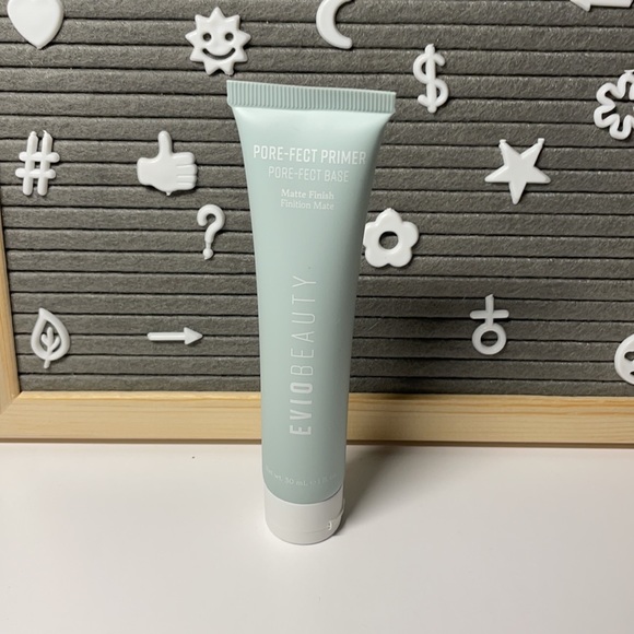 EVIO BEAUTY
Pore-fect Primer - Picture 2 of 3